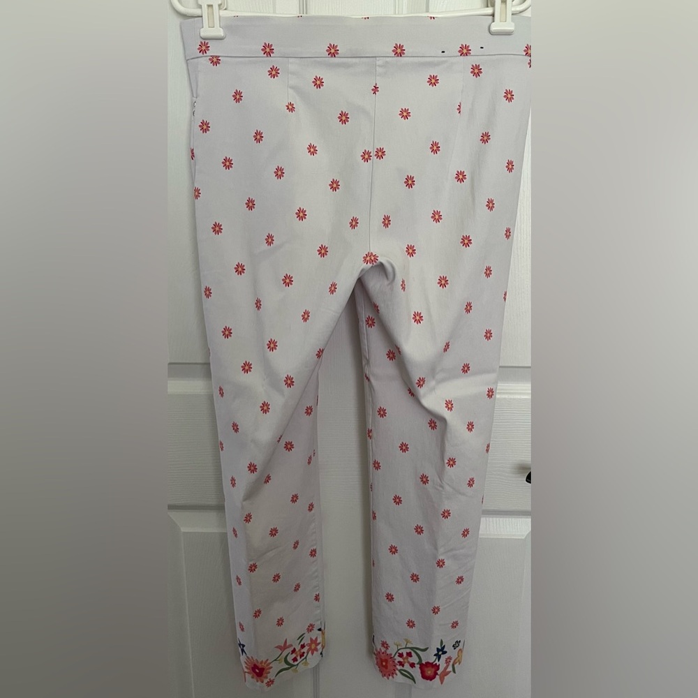 Verve White Floral Ankle Pants